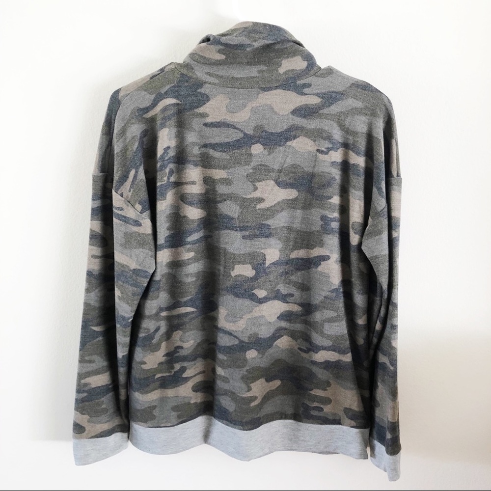 Half-Zip Camouflage Sweatshirt - Picture 7 of 9